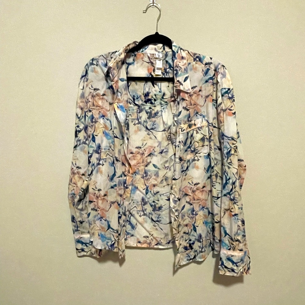 ((SOLD))Button down floral blouse